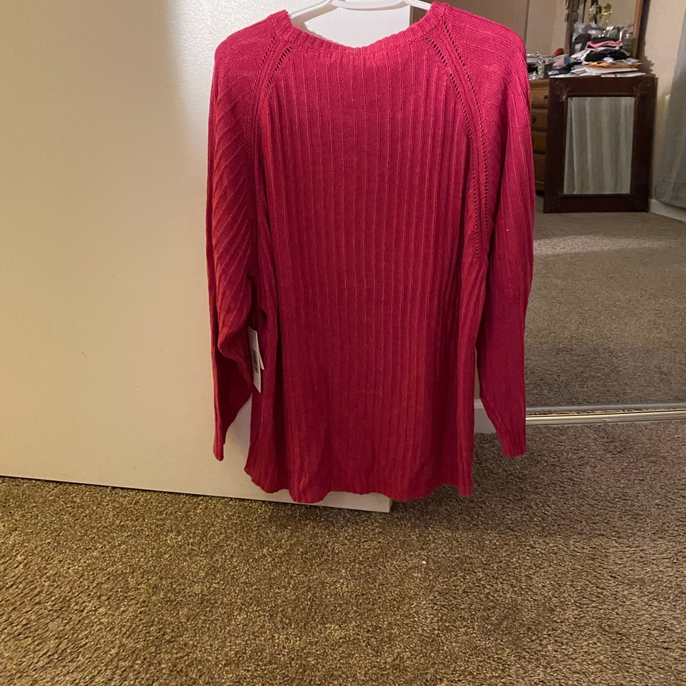 Pretty pink crew neck sweater never worn